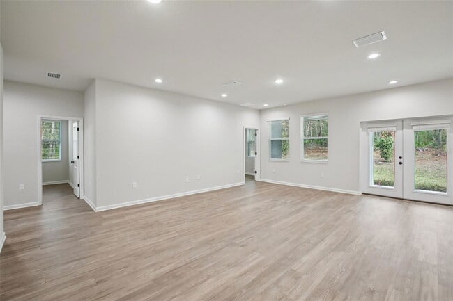 Building Photo - 64 Cactus St