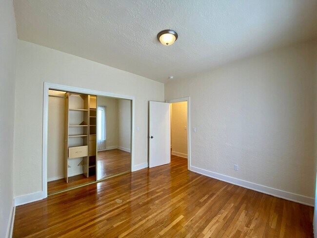 Building Photo - 351 N Ogden Dr