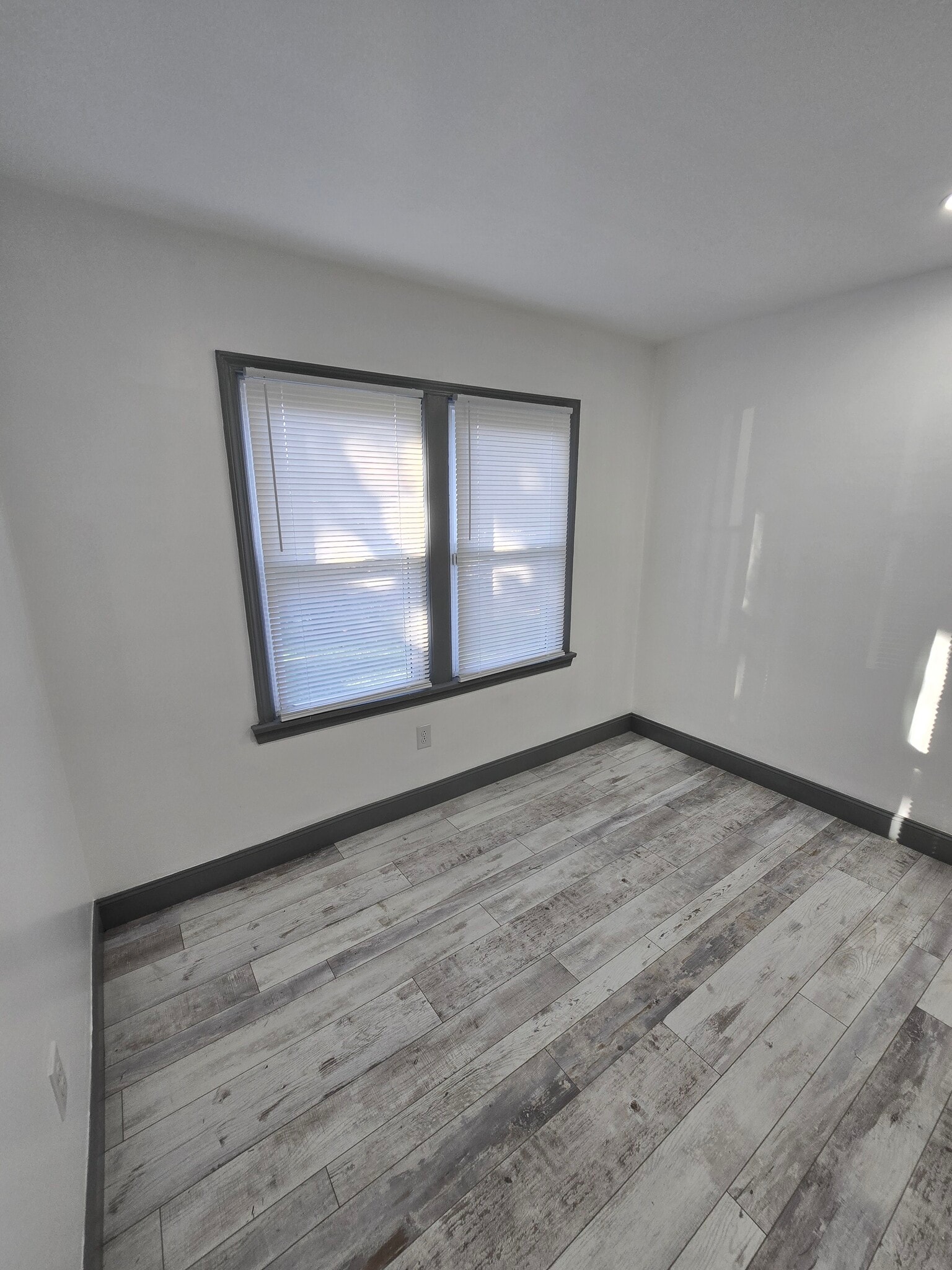 Building Photo - 1056 Geers Ave