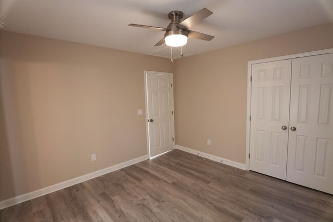 Building Photo - Renovated 2 Bedroom, 2 Bathroom Home in Hi...