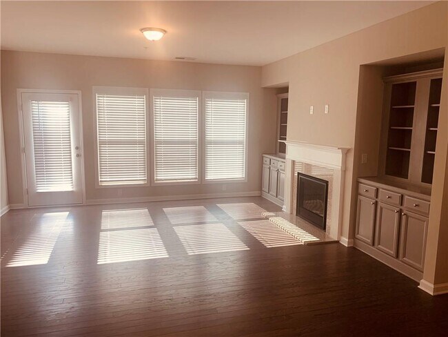 Building Photo - 1218 Foxcroft Ln