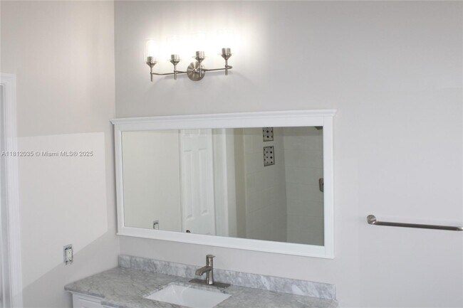 Building Photo - 1342 Crossbill Ct