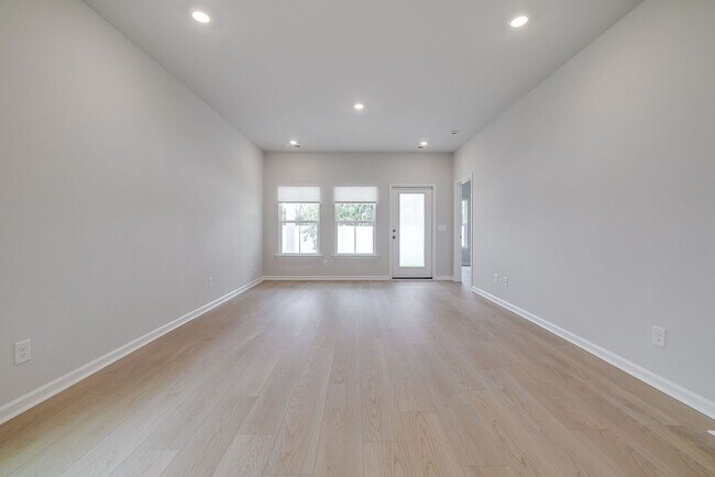 Building Photo - Modern 4BR Home in Gated Westbrook at Savannah Quarters