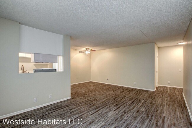 Building Photo - 17211 Chatsworth St