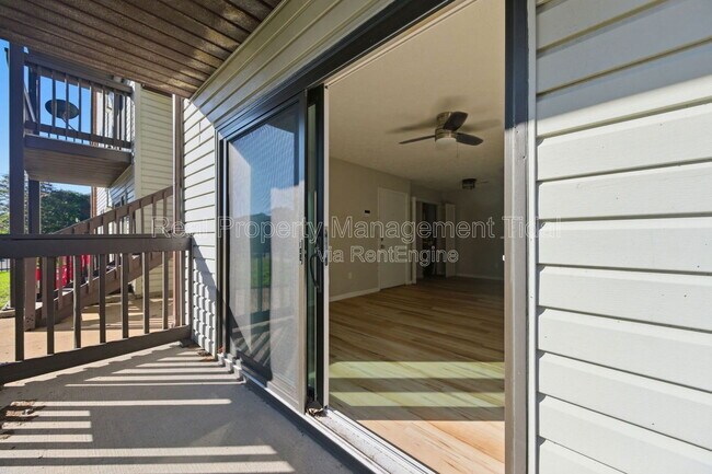Building Photo - 302 Wells Ct