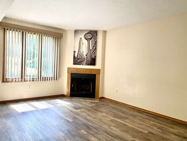 Building Photo - 101 Copper Beech Dr