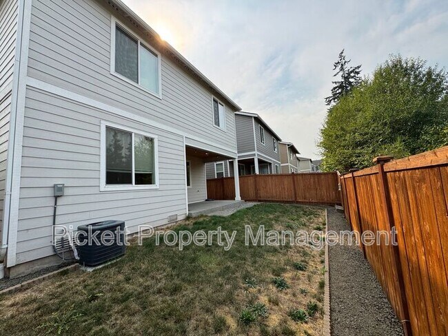 Building Photo - 4294 Andasio Loop SE