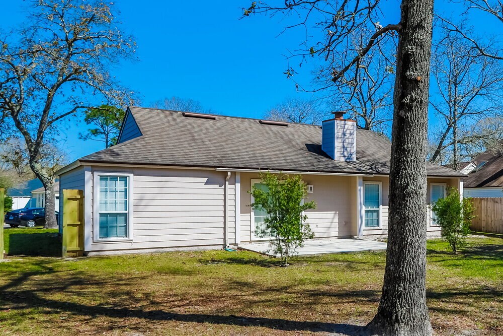 Building Photo - 8022 Loch Lomond Ln