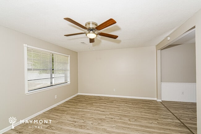 Building Photo - 8264 Country Cir