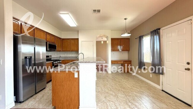 Building Photo - 15015 Kitfox Ln