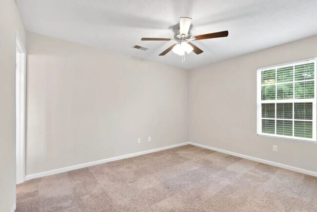 Building Photo - Cashel Court