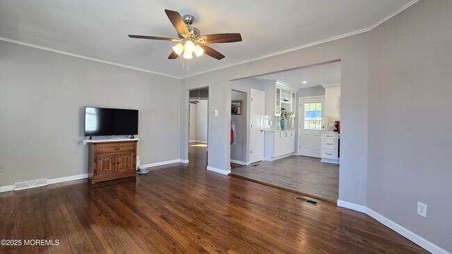 Building Photo - 2 Pine Crest Dr