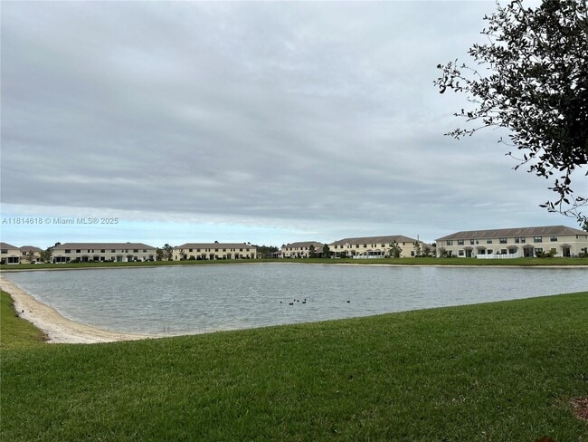 Building Photo - 9980 E Villa Cir
