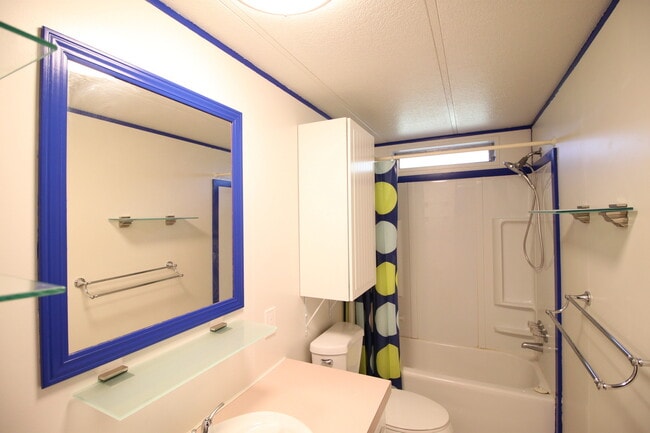 Building Photo - 3 Bed 2 Bath - NAS Whidbey - Pet Friendly