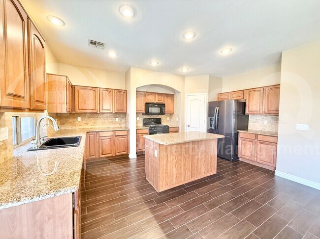 Building Photo - 16111 W Winslow Dr