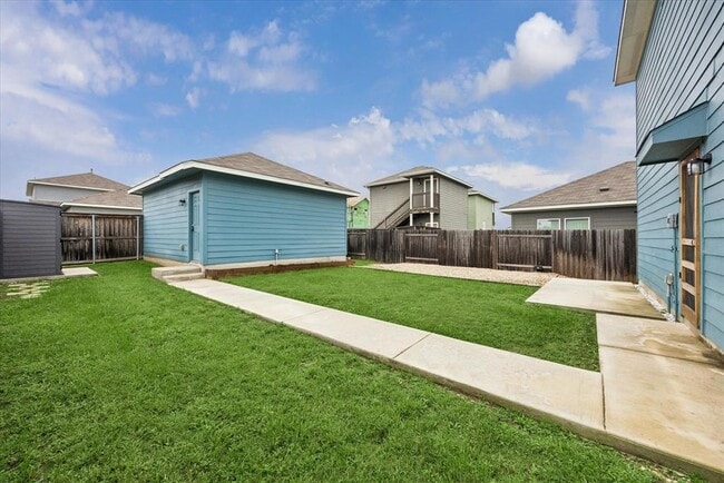 Building Photo - 145 Horsemint Way