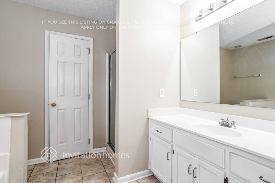 Building Photo - 7631 Turney Rd