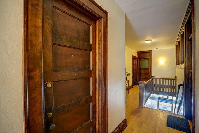 Building Photo - 1253 Williamson St