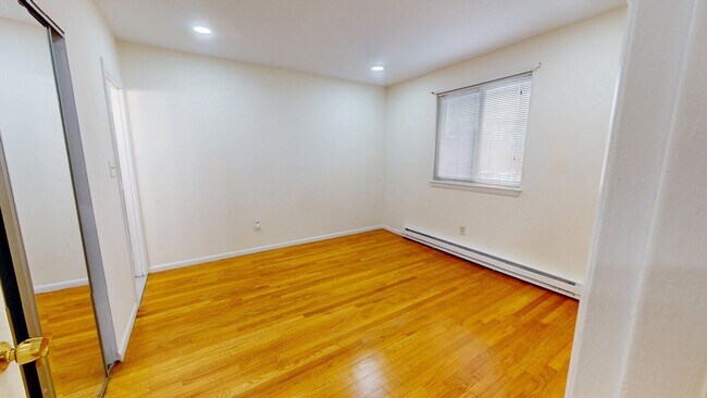 Building Photo - 15 Arizona Terrace