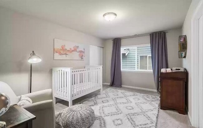 Building Photo - Gorgeous home with 4 Bedroom and 2.5 Bathroom