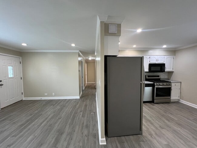 Building Photo - 206 Raupp Blvd