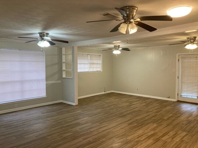 Building Photo - Single Family 3 bed 2 bath Home for Rent