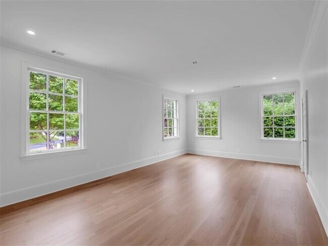 Building Photo - 3625 Tuxedo Rd NW