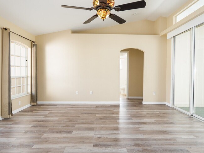 Building Photo - RENT THIS HOME WITH ZERO DEPOSIT