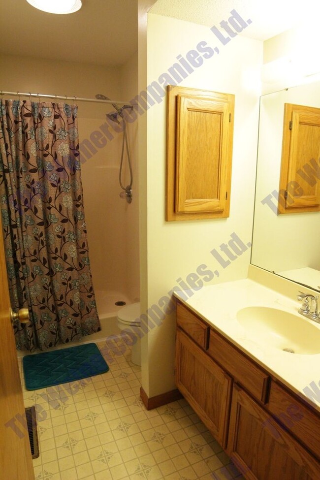 Building Photo - Now leasing for August!