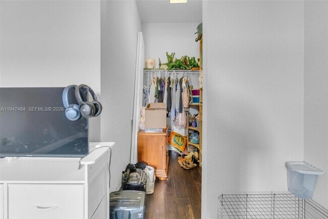 Building Photo - 8612 Buckskin Manor