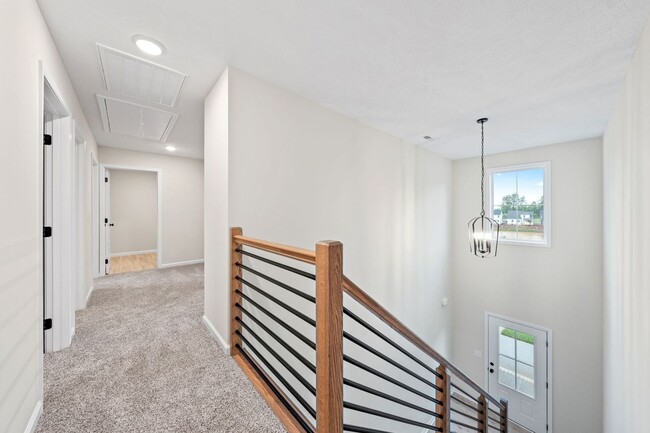 Building Photo - Gorgeous 3 Bedroom Pet Friendly Home For Rent in Sango Area!
