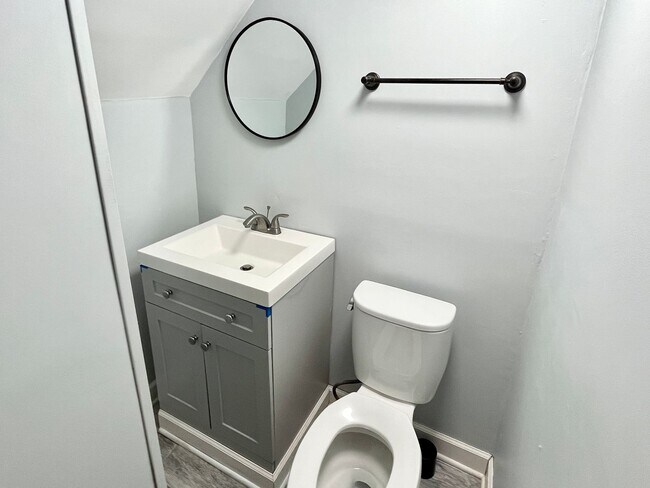 Building Photo - Fully Renovated 4BR/1.5BA on Science Hill | New Everything | Steps to Yale