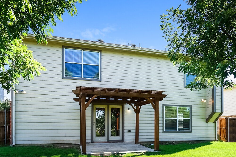Building Photo - 1721 Santa Fe Trail