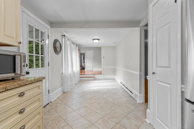 Building Photo - 286 Marlborough St