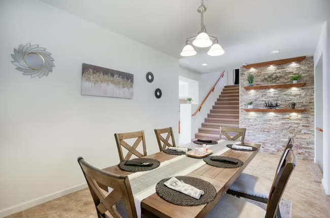 dining room - 5831 W Plum Rd