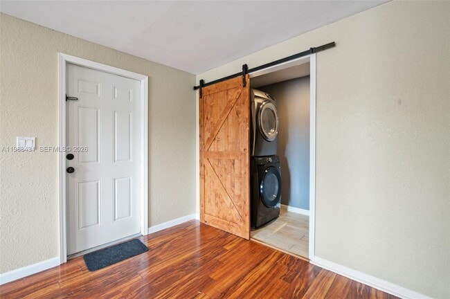 Building Photo - 7245 S Waterway Dr