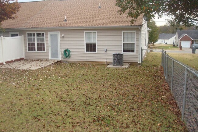 Building Photo - 425 Reavis Ave