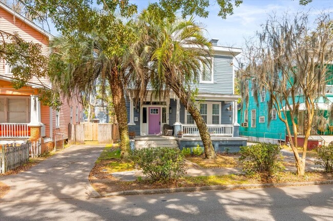 Building Photo - Spacious 3-Bedroom, 3-Bathroom Home in Sav...