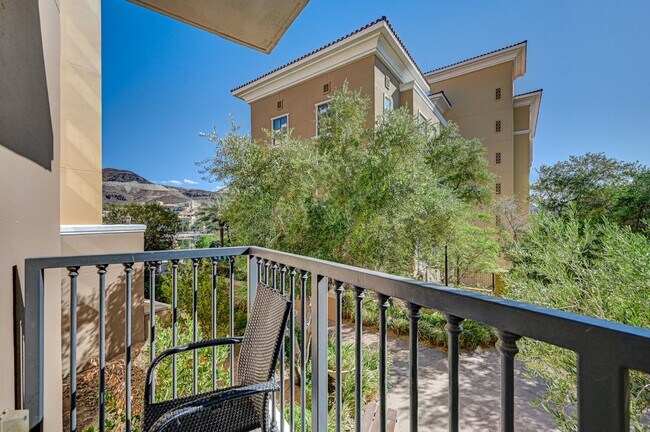Building Photo - 1 Bedroom Furnished Condo in Lake Las Vegas