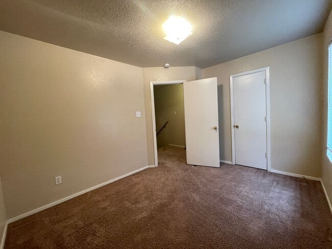 Building Photo - 1108 Leslie Cir