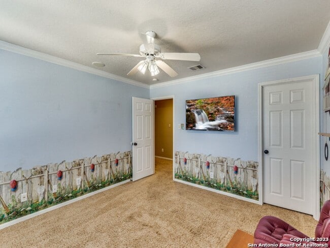 Building Photo - 4bed 2.5 bath