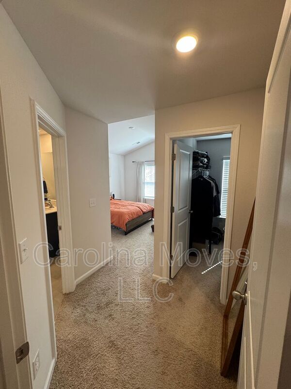 Building Photo - 405 Sea Grit Ct