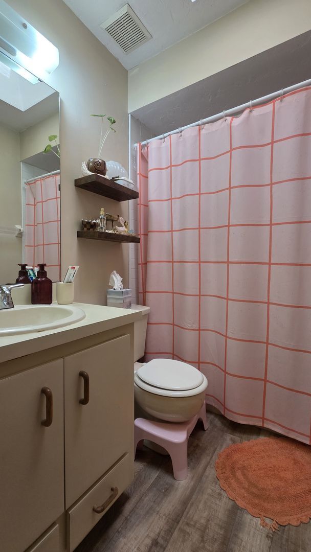 Building Photo - FOR FRENT Home near UF. 3 Bed, 2 bath, 2 c...