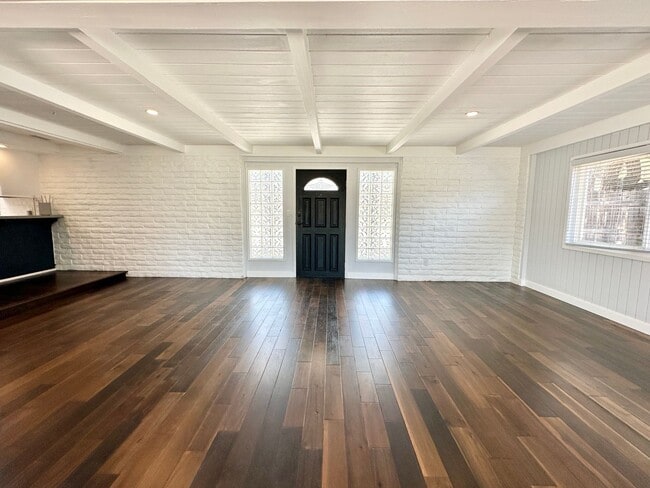 Building Photo - Beautifully Updated & Remodeled Single-Story Country Home with Detached Guest Home Unit on Gated ...