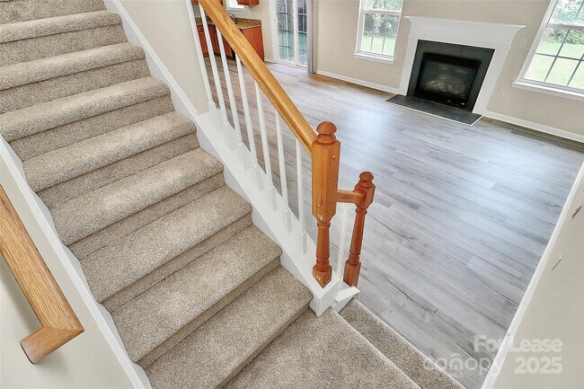 Building Photo - 1445 Laraway Ct NW