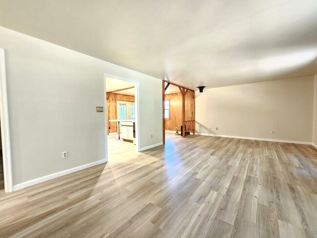 Building Photo - 29776 Polks Rd