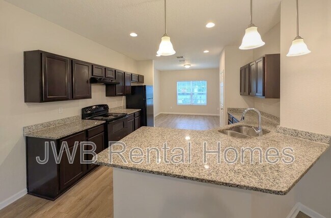 Building Photo - 5651 Norde Dr W
