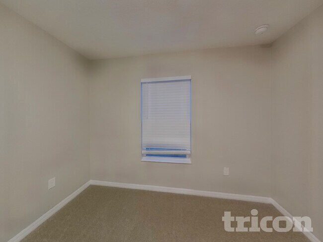 Building Photo - 1725 Garden View St