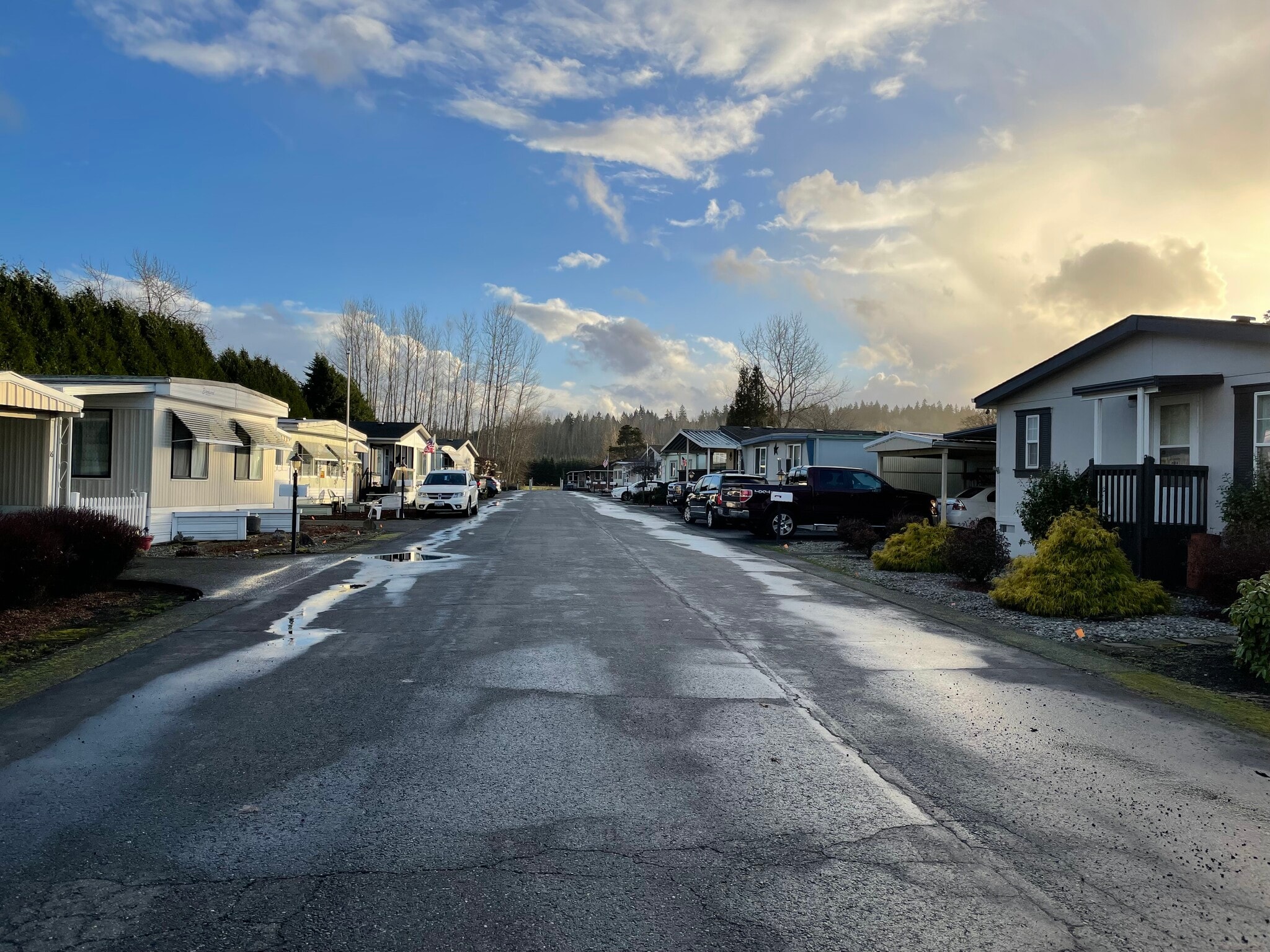 Building Photo - 2322 Tacoma Rd E