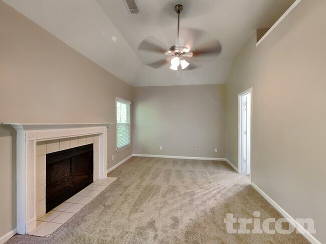 Building Photo - 4390 Pinewalk Dr